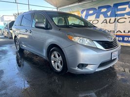 2012 TOYOTA SIENNA LE