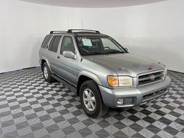 2001 NISSAN PATHFINDER LE