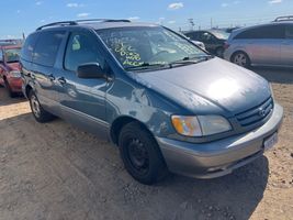 2001 TOYOTA SIENNA LE