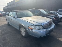2006 LINCOLN TOWN CAR SIGNATURE LIMITED