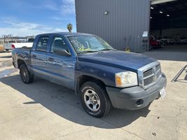 2005 DODGE DAKOTA ST