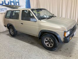 1995 NISSAN PATHFINDER LE