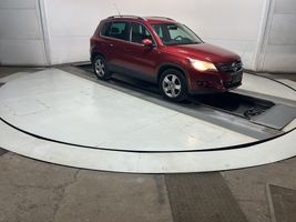 2010 VOLKSWAGEN TIGUAN S