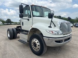 2017 INTL  4400-RT TRACTOR WHITE