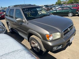 2002 NISSAN PATHFINDER LE