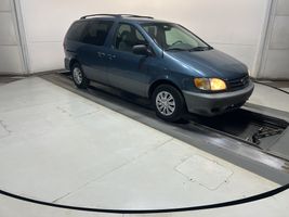 2002 TOYOTA SIENNA LE