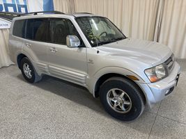 2001 MITSUBISHI MONTERO LIMITED