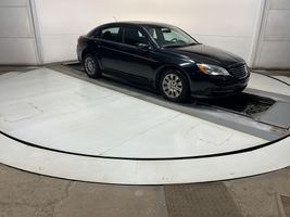 2013 CHRYSLER 200 LX
