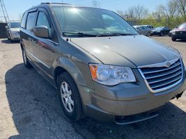2010 CHRYSLER TOWN & COUNTRY