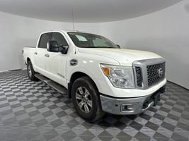 2017 NISSAN TITAN PLATINUM