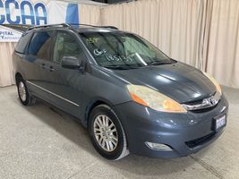 2008 TOYOTA SIENNA LIMITED