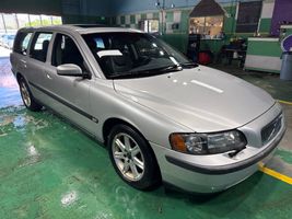 2004 VOLVO V70 BASE