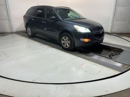 2009 CHEVROLET TRAVERSE LS