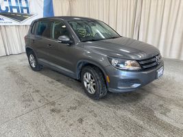 2012 VOLKSWAGEN TIGUAN LE