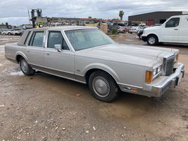 1989 LINCOLN TOWN CAR BASE