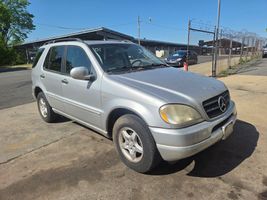 2001 MERCEDES-BENZ M CLASS ML320