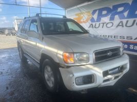 2001 NISSAN PATHFINDER LE