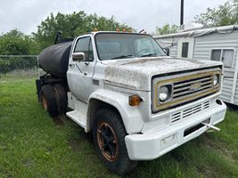 1982 CHEVROLET WATER TRUCK  