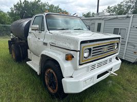 1982 CHEVROLET WATER TRUCK  