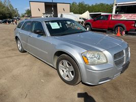 2005 DODGE MAGNUM 