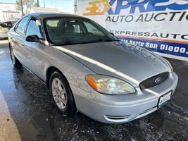2005 FORD TAURUS SE