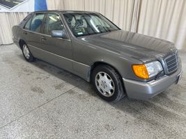 1993 MERCEDES-BENZ S CLASS 300SE