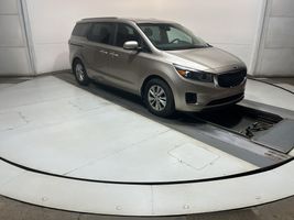 2016 KIA SEDONA LX