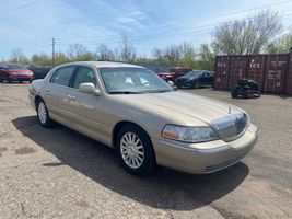2004 LINCOLN TOWN CAR SIGNATURE