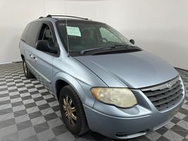 2005 CHRYSLER TOWN & COUNTRY TOURING