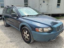 2004 VOLVO XC70 