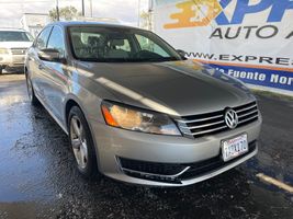 2013 VOLKSWAGEN PASSAT SE