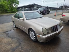 2001 MERCEDES-BENZ E CLASS E320