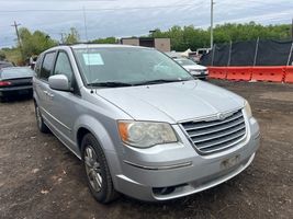 2010 CHRYSLER TOWN & COUNTRY TOURING