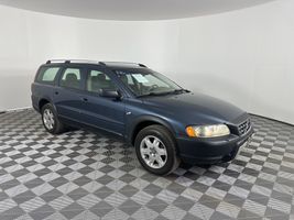 2005 VOLVO XC70 