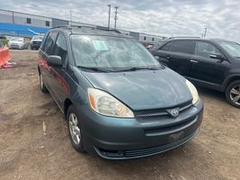 2005 TOYOTA SIENNA CE