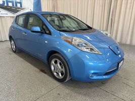 2011 NISSAN LEAF SL