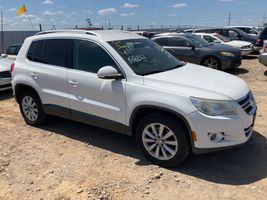 2011 VOLKSWAGEN TIGUAN S