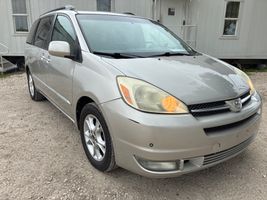2004 TOYOTA SIENNA LIMITED