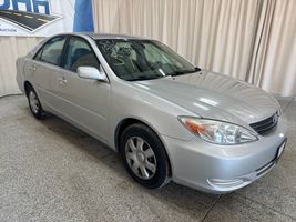 2004 TOYOTA CAMRY LE