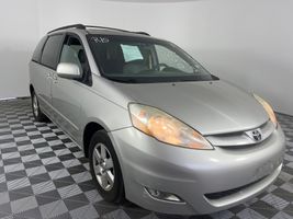 2008 TOYOTA SIENNA XLE