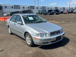 2001 VOLVO S40 