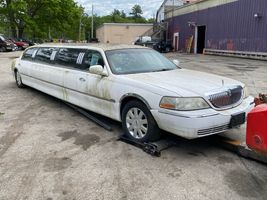 2003 LINCOLN TOWN CAR EXECUTIVE