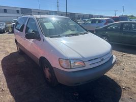 2000 TOYOTA SIENNA LE