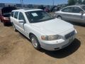 2005 VOLVO V70