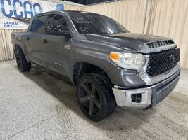 2017 TOYOTA TUNDRA SR5