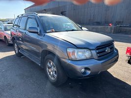 2005 TOYOTA HIGHLANDER BASE