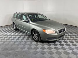 2008 VOLVO V70 