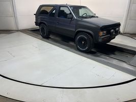 1987 NISSAN PATHFINDER SE