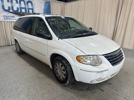 2005 CHRYSLER TOWN & COUNTRY LIMITED