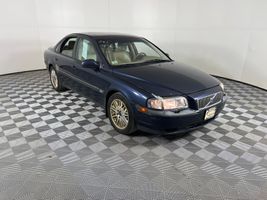 2001 VOLVO S80 BASE